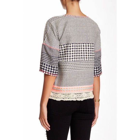 Gypsy05 | Barre Jacquard Box Blouse - Picture 3 of 9